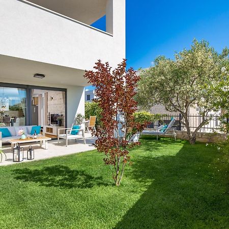 Luxury Apartment Hyperion With Private Pool And Garden Murter Kültér fotó