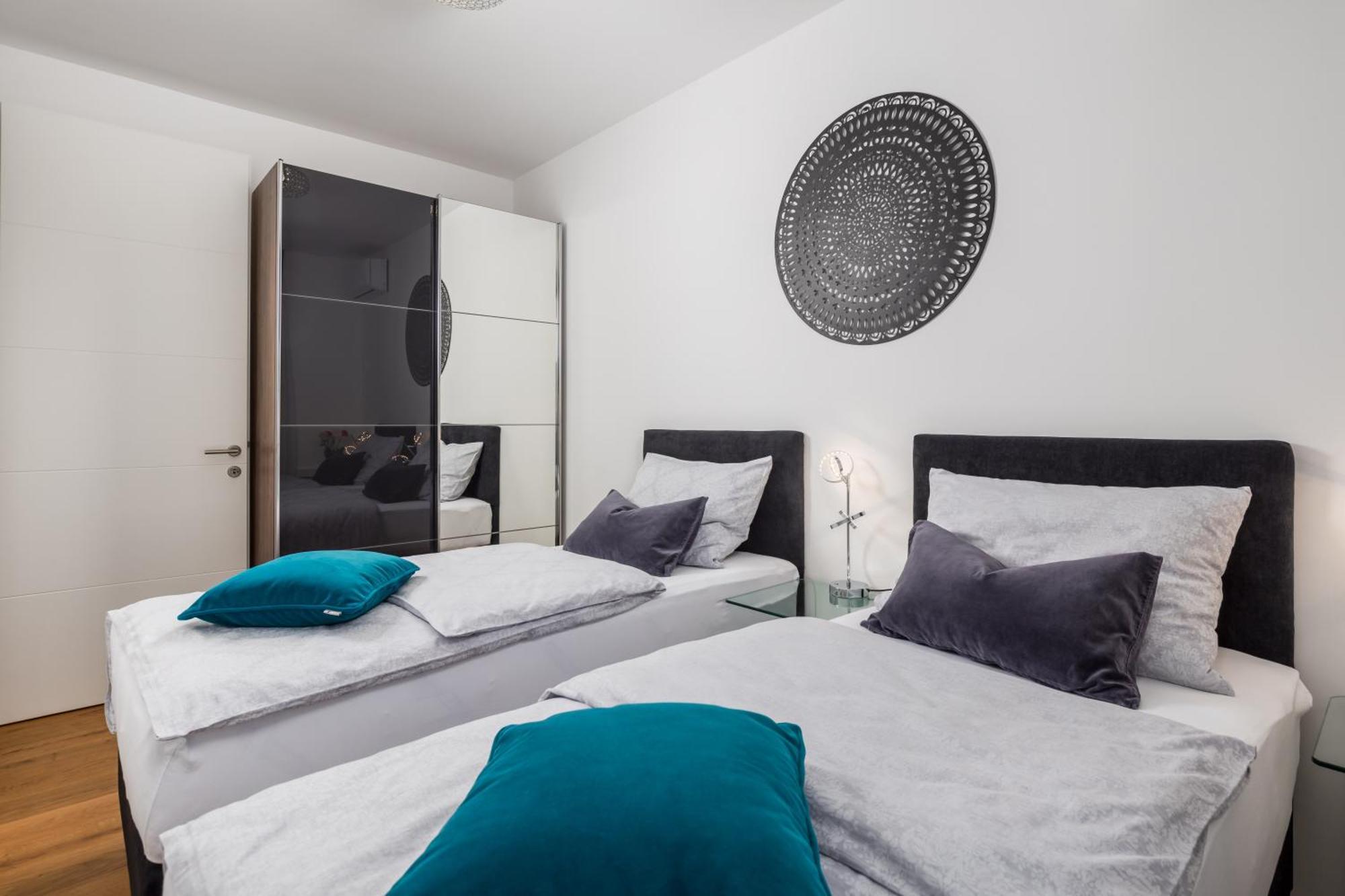 Luxury Apartment Hyperion With Private Pool And Garden Murter Kültér fotó