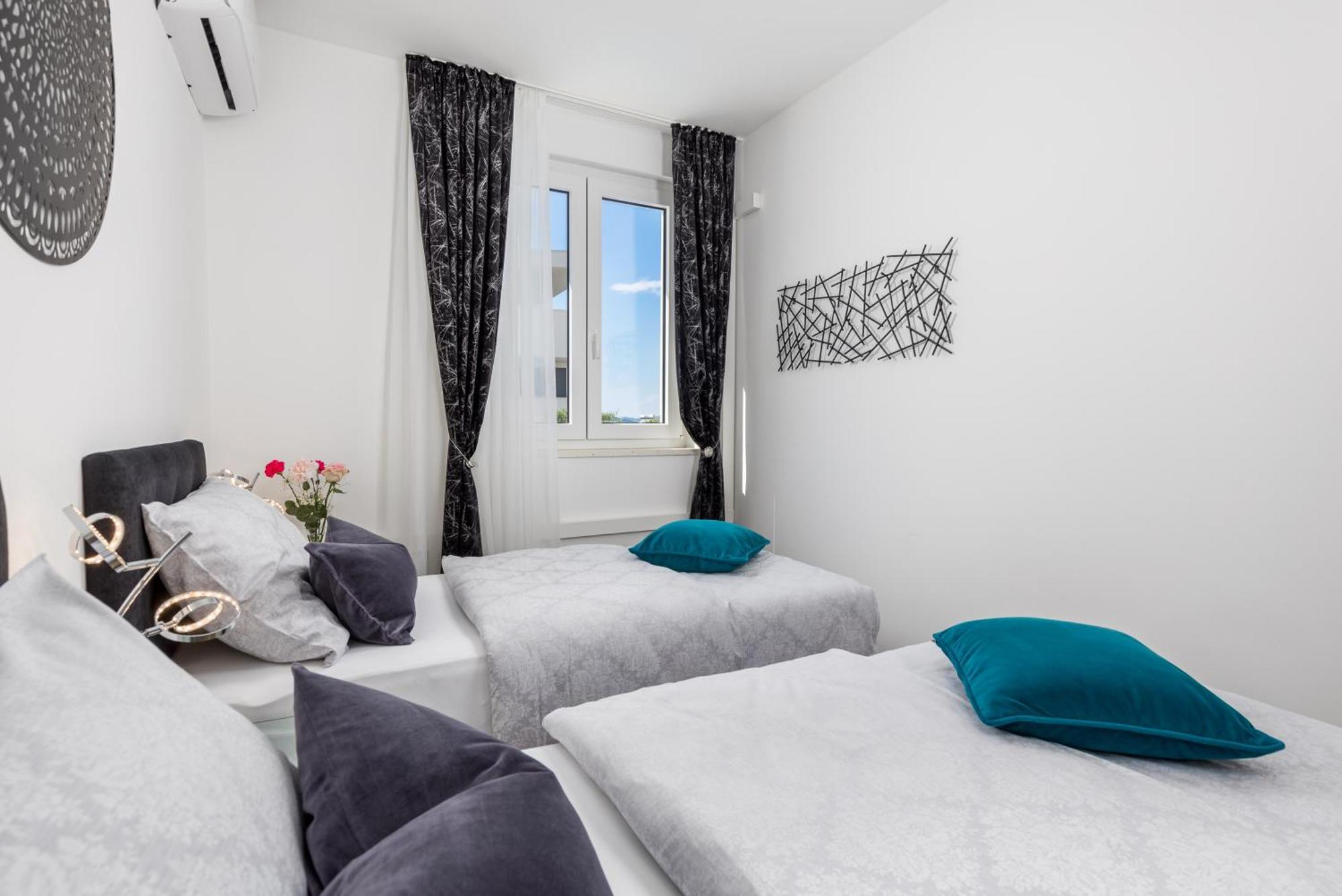 Luxury Apartment Hyperion With Private Pool And Garden Murter Kültér fotó