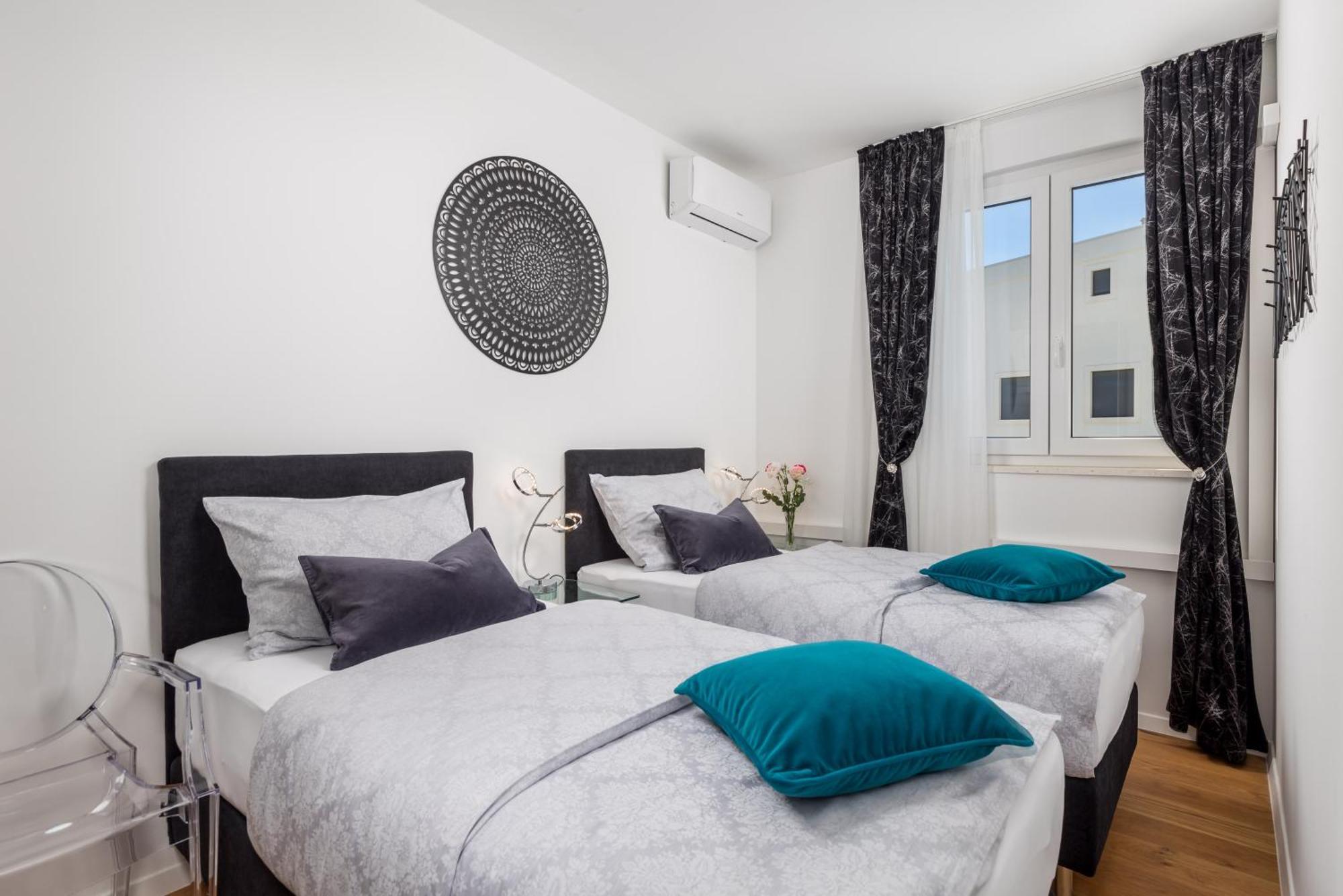 Luxury Apartment Hyperion With Private Pool And Garden Murter Kültér fotó