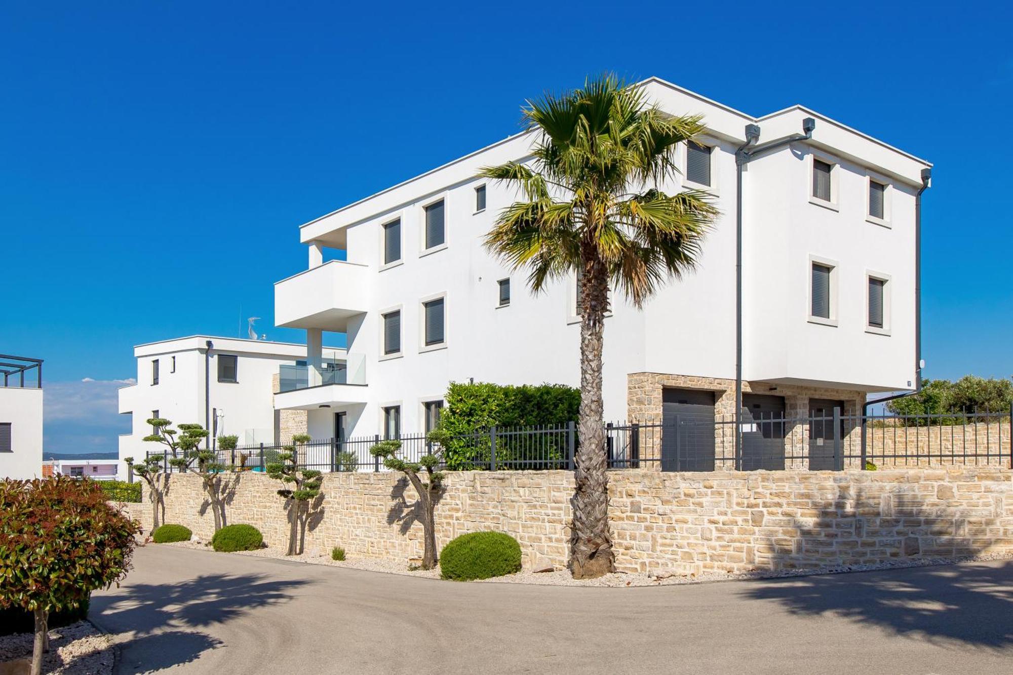 Luxury Apartment Hyperion With Private Pool And Garden Murter Kültér fotó