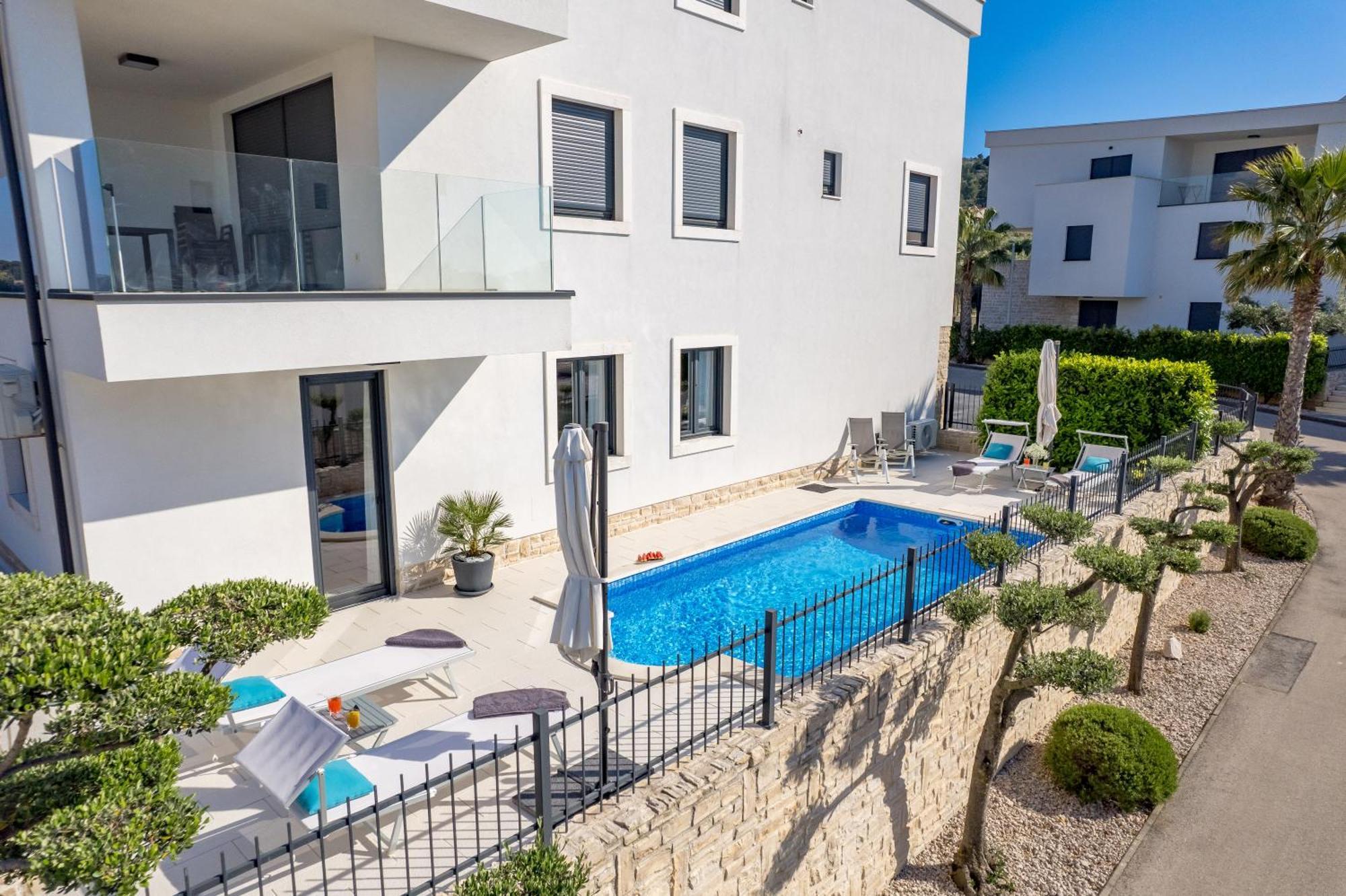 Luxury Apartment Hyperion With Private Pool And Garden Murter Kültér fotó