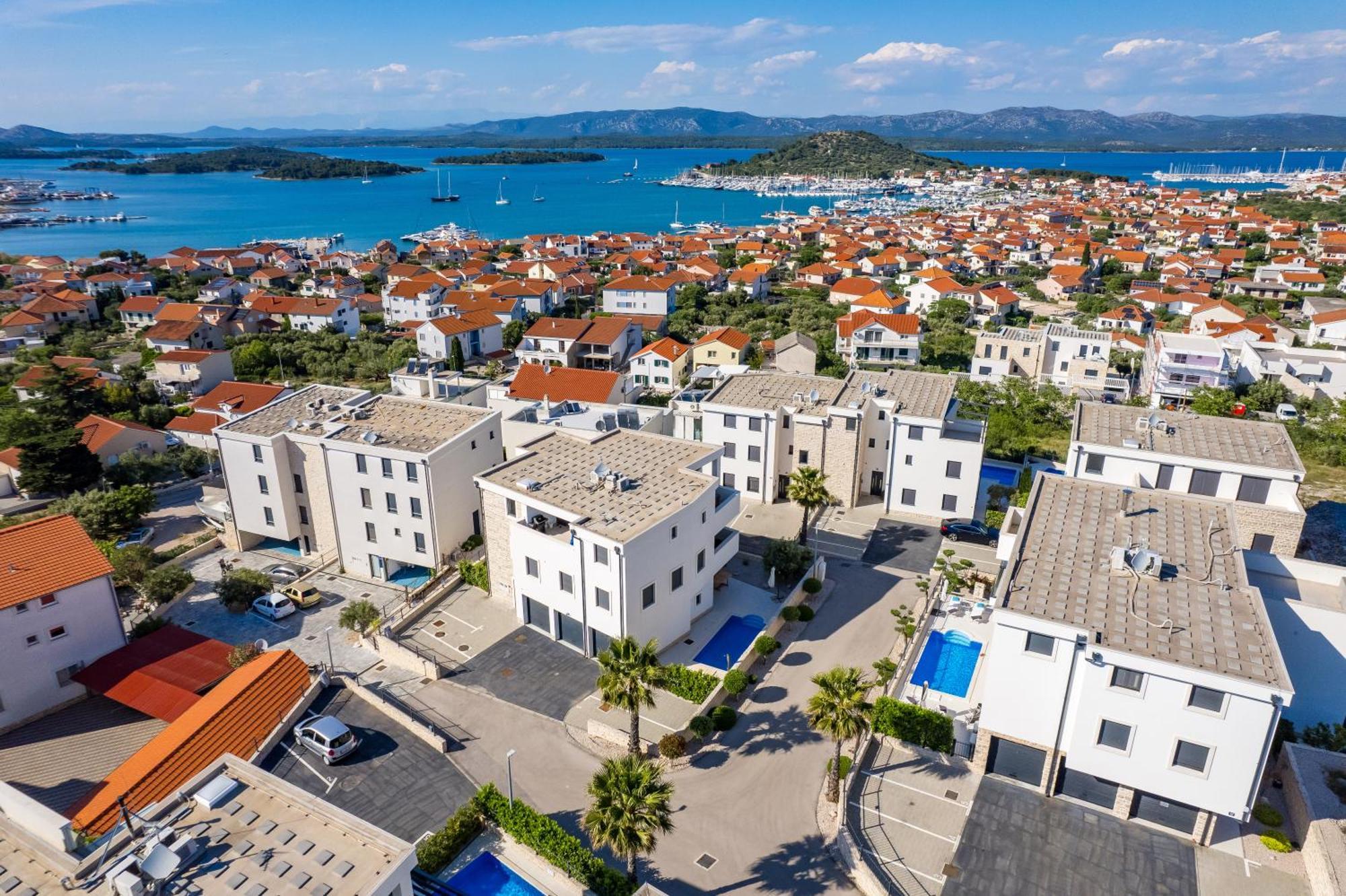 Luxury Apartment Hyperion With Private Pool And Garden Murter Kültér fotó