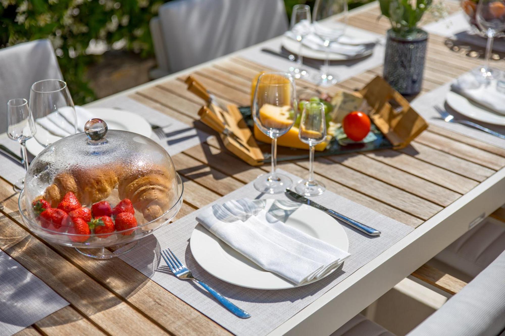 Luxury Apartment Hyperion With Private Pool And Garden Murter Kültér fotó
