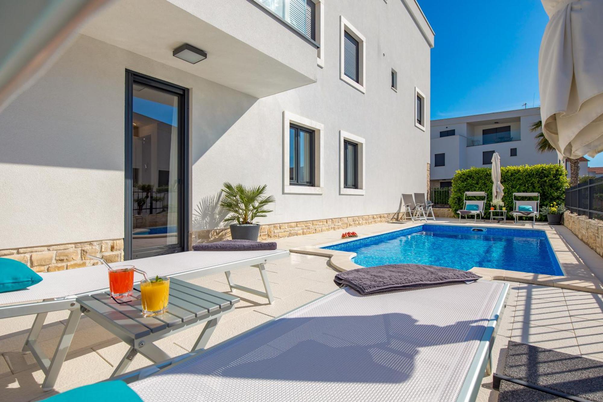 Luxury Apartment Hyperion With Private Pool And Garden Murter Kültér fotó