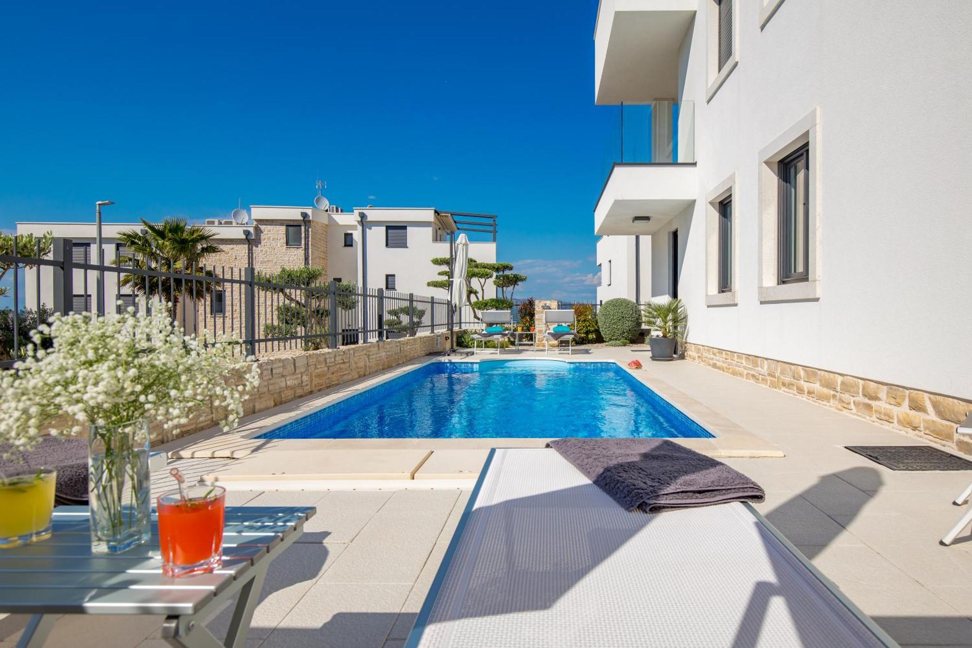 Luxury Apartment Hyperion With Private Pool And Garden Murter Kültér fotó