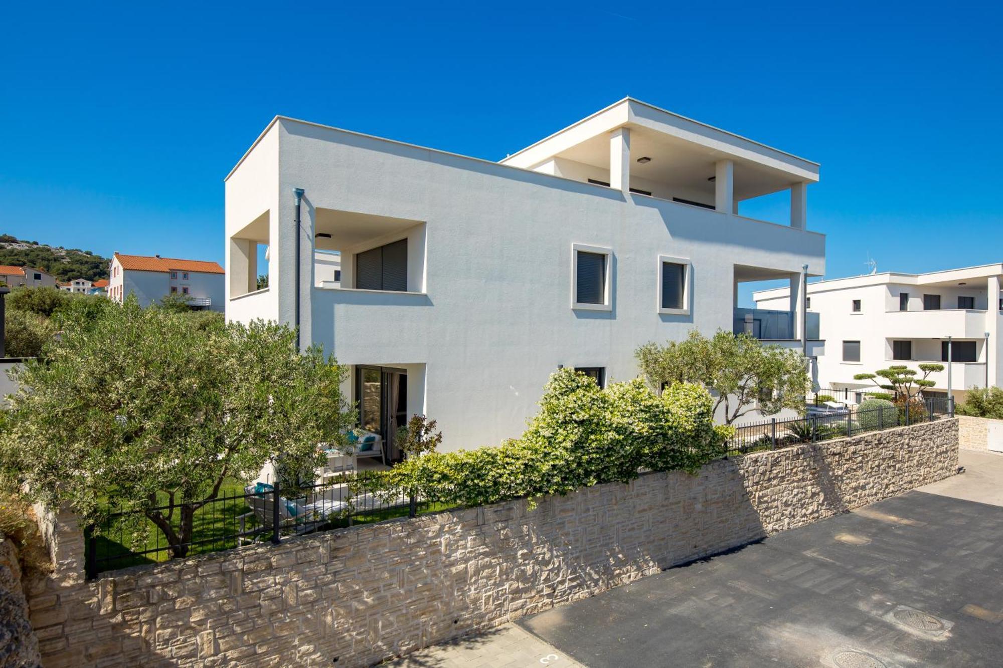 Luxury Apartment Hyperion With Private Pool And Garden Murter Kültér fotó