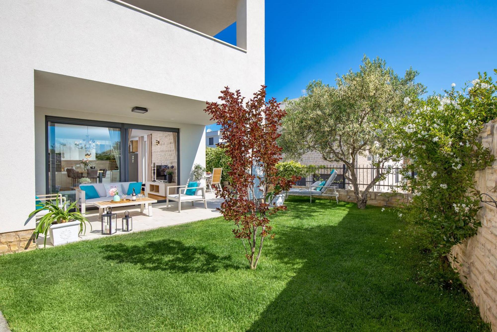 Luxury Apartment Hyperion With Private Pool And Garden Murter Kültér fotó