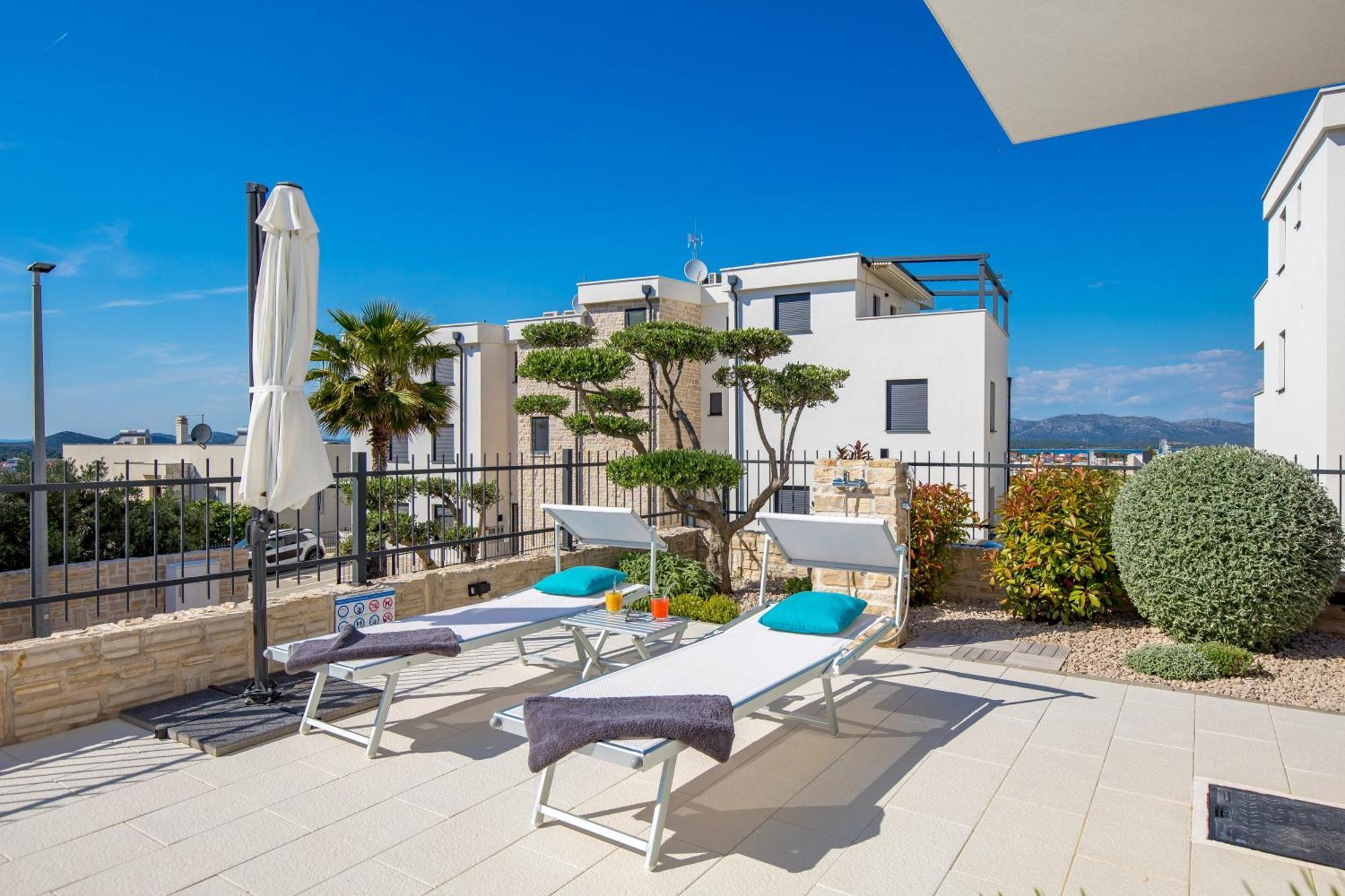 Luxury Apartment Hyperion With Private Pool And Garden Murter Kültér fotó