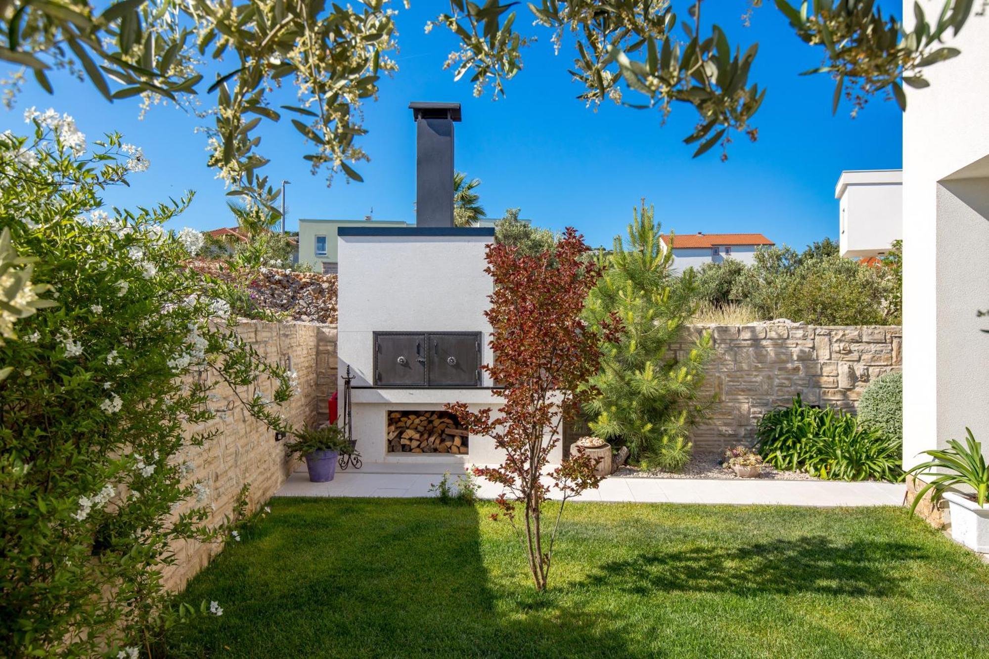 Luxury Apartment Hyperion With Private Pool And Garden Murter Kültér fotó